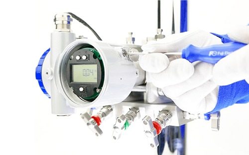 What is the calibration of a pressure transmitter?
