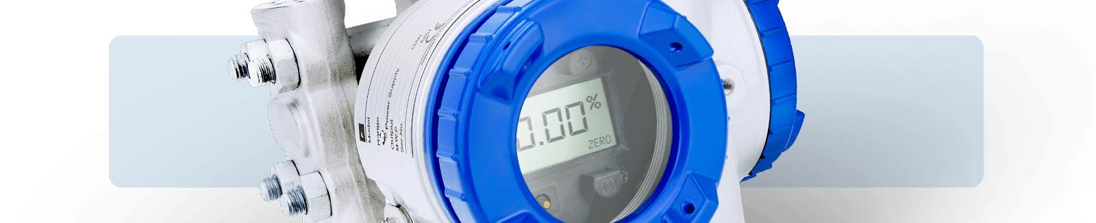 What is the principle of the differential pressure sensor?