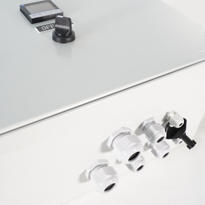 produit coffret triphase vue generale header zoom dessous