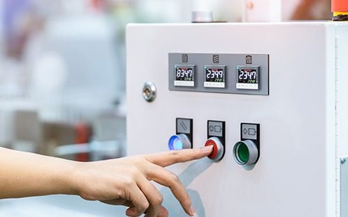 role des regulateurs de température de traitement thermique