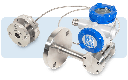 Pressure transmitter with submersible probe and mounting flange