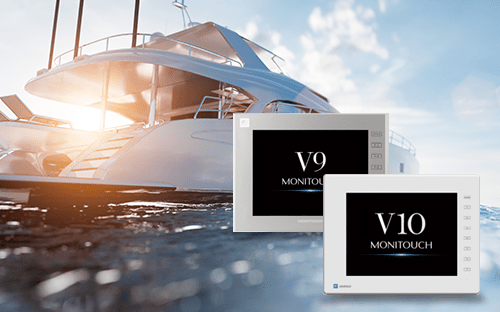 Monitouch Marine V9 ve V10 dokunmatik arayüzleri ön planda olan modern yat