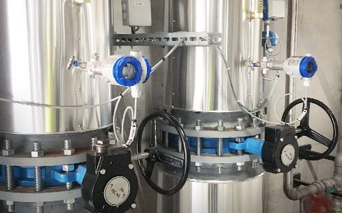 installation-pressure-transmitters-industrial-tanks