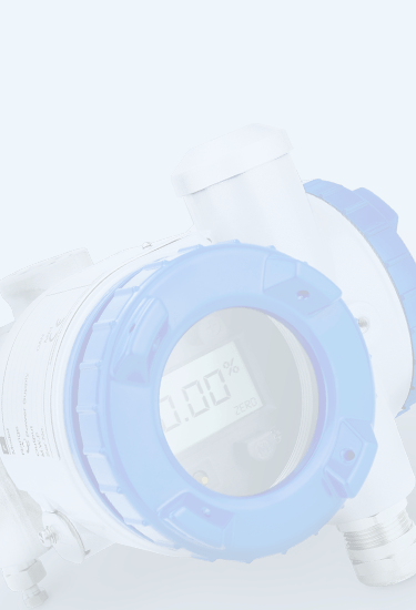 Transmisor de presión industrial con pantalla digital y carcasa blanca con frontal azul