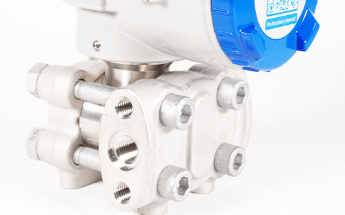 Metallischer Sensorblock eines Relativdruckmessumformers mit Gewindeanschlüssen zum Anschluss an eine Prozessleitung