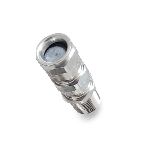 Gewindestopfbuchse aus Metall mit Dichtungseinsatz für die Kabeldurchführung an einem industriellen Drucksensor