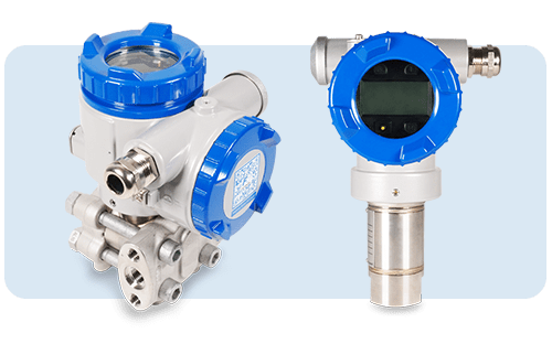 Zwei industrielle Relativdruckmessumformer mit blauem Gehäuse und Metallsensor zur Druckmessung in Prozessen