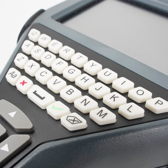 Primer plano del teclado alfanumérico del terminal Pocket HART ATEX para la introducción de datos y la navegación industrial