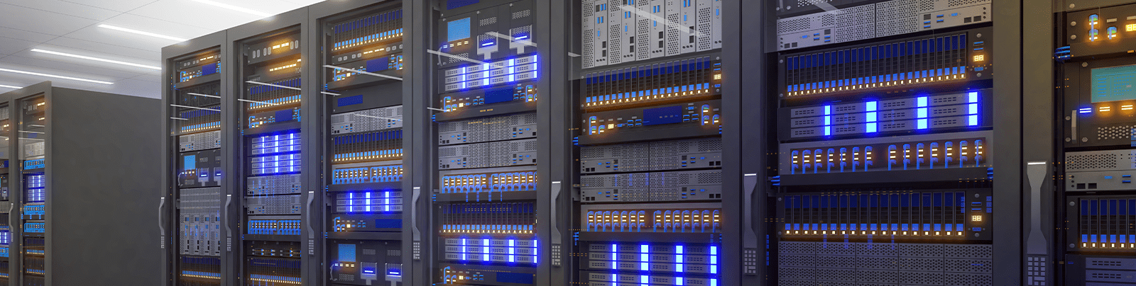 Racks serveurs haute densité alignés dans un data center avec équipements informatiques et éclairage LED bleu