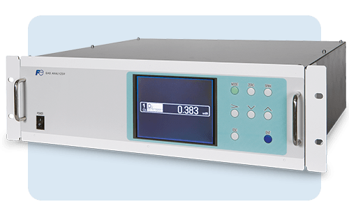 Analizzatore di gas ZAJ Fuji Electric in formato rack con display digitale che visualizza la concentrazione misurata