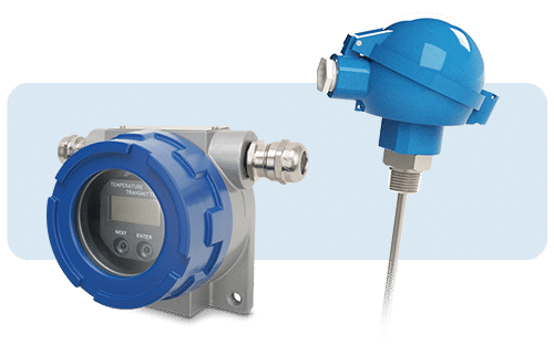 Transmetteur de température industriel bleu avec afficheur numérique et sonde métallique de mesure pour installation de process